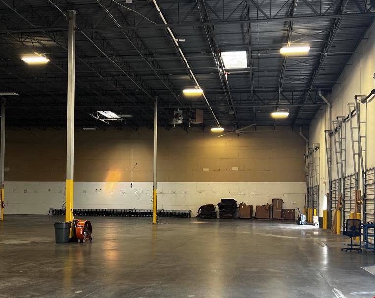 Arlington, TX Warehouse for Rent 1427 1,00030,000 sqft 3701